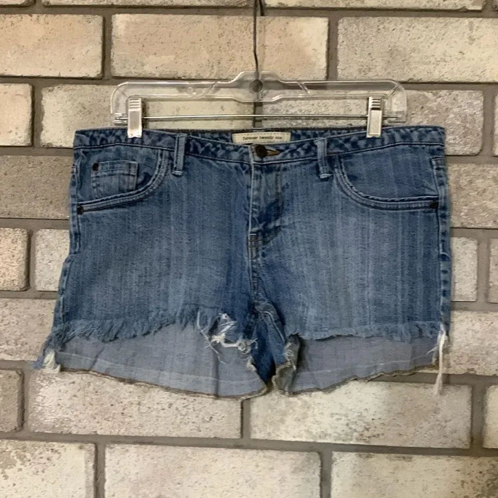 3for$20 distressed jeans shorts size 30